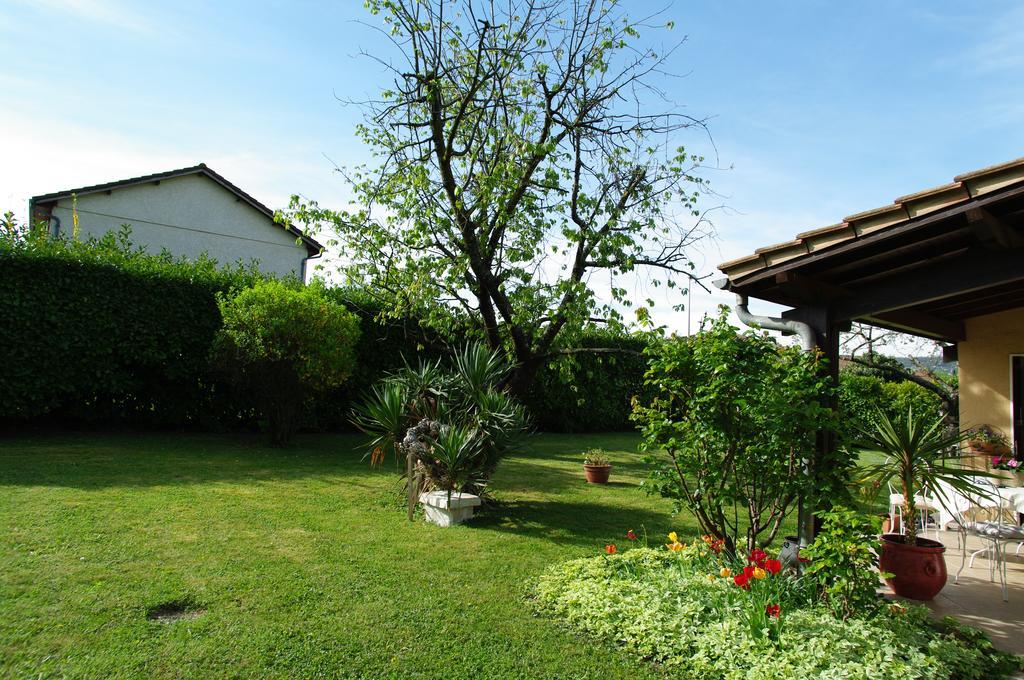 Marievalerianne Hotel Mirefleurs Bagian luar foto