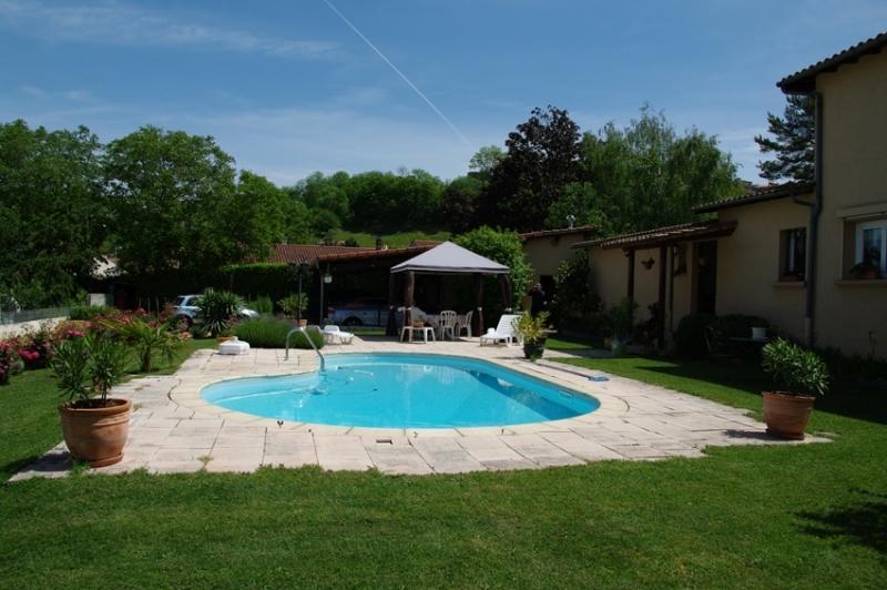 Marievalerianne Hotel Mirefleurs Bagian luar foto